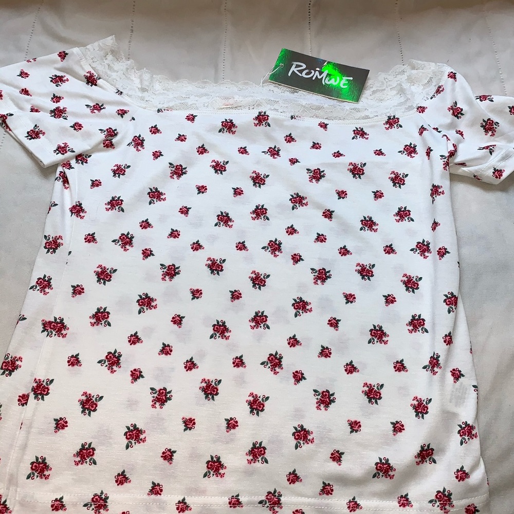 ROMWE floral off the shoulder top 🤍